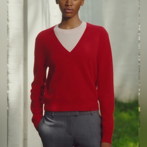 Aritzia Bare Cashmere V-Neck Sweater - Picture 11 of 12